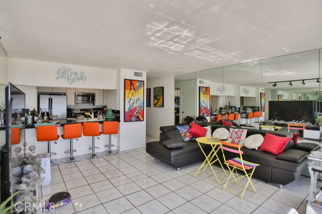 1750 E Ocean Boulevard, Long Beach CA: https://media.crmls.org/medias/22292855-a8ff-4b39-bf5e-c44c624d6832.jpg