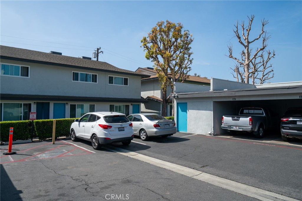 MLS #OC25077191 img 1