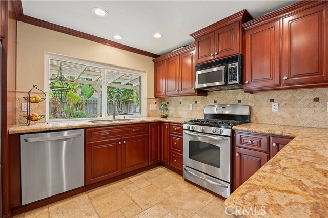 Detail Gallery Image 24 of 46 For 2912 Hickory Pl, Fullerton,  CA 92835 - 4 Beds | 2/1 Baths