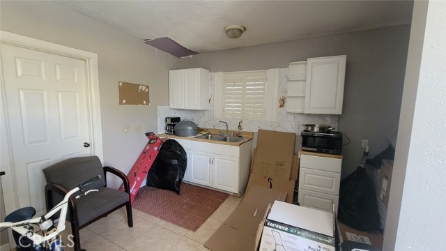 13915 Garber Street, Arleta CA: https://media.crmls.org/medias/222b5dea-8eea-43e6-903c-0484c91d9649.jpg