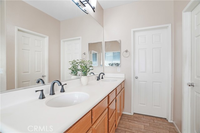 Detail Gallery Image 10 of 26 For 1480 Floral Park St, Corona,  CA 92881 - 3 Beds | 2 Baths
