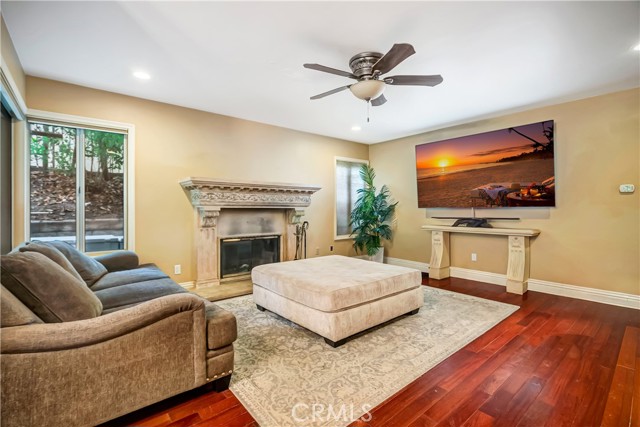 Detail Gallery Image 8 of 21 For 7354 Woodvale Ct, West Hills,  CA 91307 - 4 Beds | 3 Baths