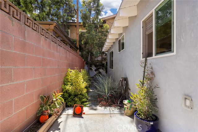 2704 Gates Avenue, Redondo Beach, California 90278, ,Residential Income,Sold,Gates,SB22164603