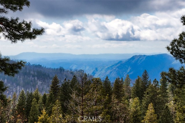 7501 7503 Yosemite Park Way, Yosemite CA: https://media.crmls.org/medias/222c7ce2-8857-4538-bdb0-97bacd6772a4.jpg