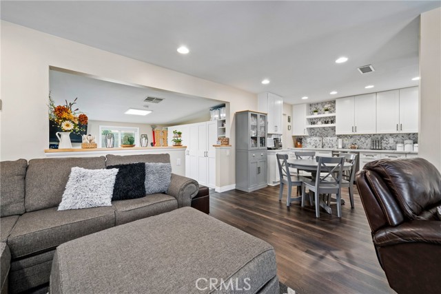 Detail Gallery Image 8 of 38 For 1246 E Monroe Ave, Orange,  CA 92867 - 3 Beds | 2 Baths