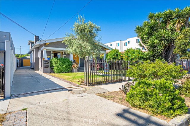 Detail Gallery Image 3 of 70 For 1610 W 36th Place, Los Angeles,  CA 90018 - 4 Beds | 2/1 Baths