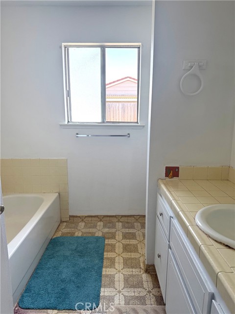 27247 San Jose Avenue, Madera CA: https://media.crmls.org/medias/222e1e6e-f529-418a-bdcd-241140d9d125.jpg