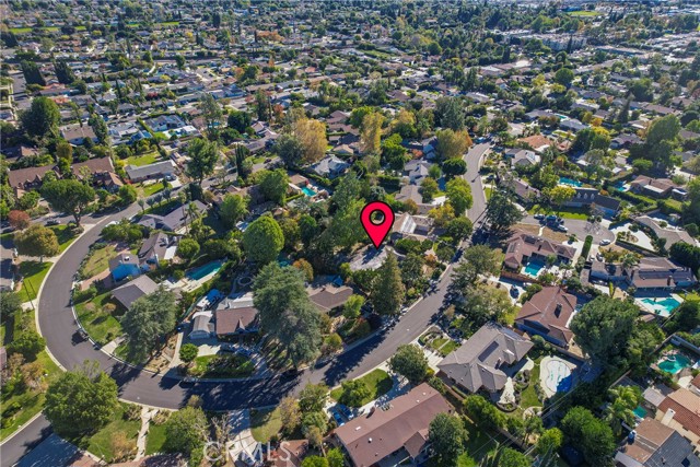 Detail Gallery Image 10 of 10 For 9356 Beckford, Northridge,  CA 91324 - 4 Beds | 3 Baths