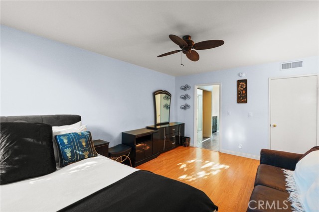 911 N Kings Road, West Hollywood CA: https://media.crmls.org/medias/222f867b-c0f6-4b2c-b695-092d59200907.jpg