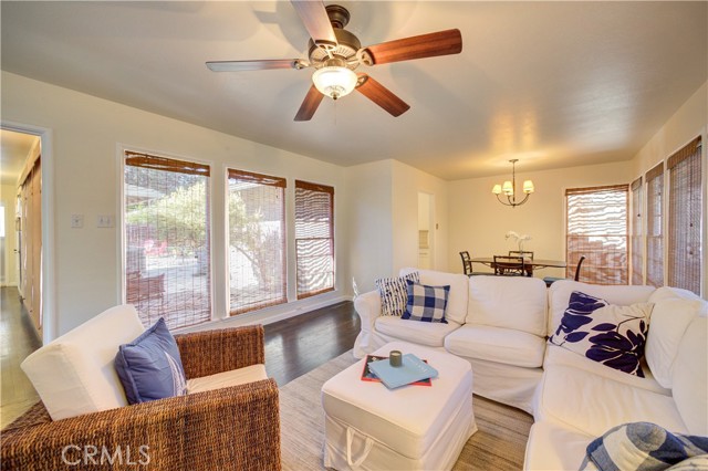 Detail Gallery Image 4 of 31 For 1835 Oak St, Paso Robles,  CA 93446 - 2 Beds | 2 Baths