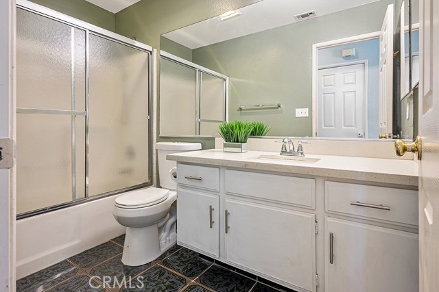 Detail Gallery Image 21 of 62 For 14846 Narcissus Crest Ave, Canyon Country,  CA 91387 - 5 Beds | 2/1 Baths
