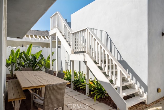 525 21st St, Manhattan Beach, California 90266, 3 Bedrooms Bedrooms, ,1 BathroomBathrooms,Residential,For Sale,21st St,SB25020966
