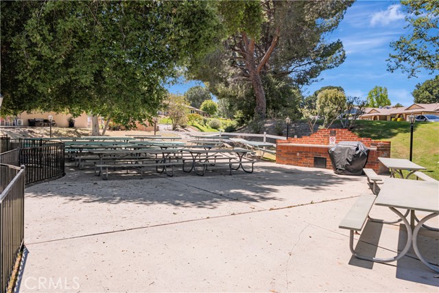 Detail Gallery Image 44 of 48 For 19223 Avenue of the Oaks #D,  Newhall,  CA 91321 - 2 Beds | 1 Baths