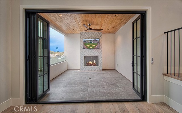 Detail Gallery Image 7 of 18 For 710 Avocado Ave #B,  Corona Del Mar,  CA 92625 - 3 Beds | 3/1 Baths