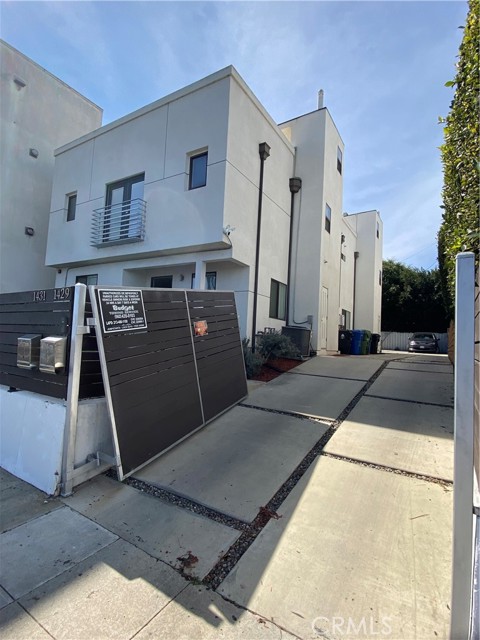 1431 Beacon, Los Angeles CA: https://media.crmls.org/medias/2230de7d-631a-4aff-9479-c20bc14fde3d.jpg