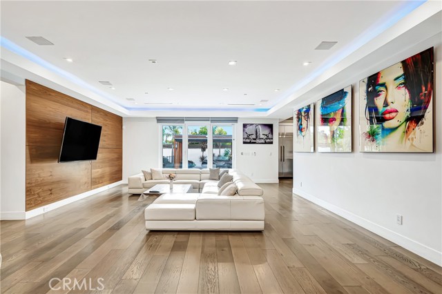 5622 Katherine, Sherman Oaks CA: https://media.crmls.org/medias/22310780-10bb-4822-9666-c1a4521c3111.jpg