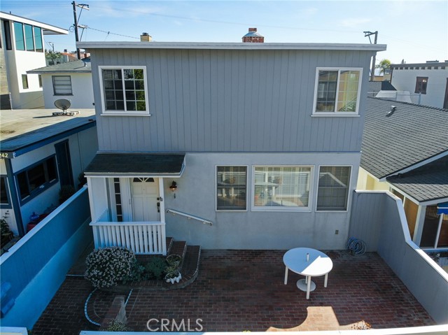 230 30th Street, Hermosa Beach, California 90254, 5 Bedrooms Bedrooms, ,3 BathroomsBathrooms,Residential,Sold,30th,SB22001152