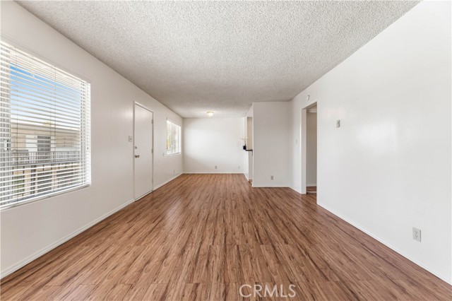 Detail Gallery Image 1 of 33 For 5530 Ackerfield Ave #206,  Long Beach,  CA 90805 - 2 Beds | 1 Baths