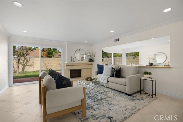 Detail Gallery Image 9 of 47 For 6781 Bridgewater, Huntington Beach,  CA 92647 - 4 Beds | 2 Baths
