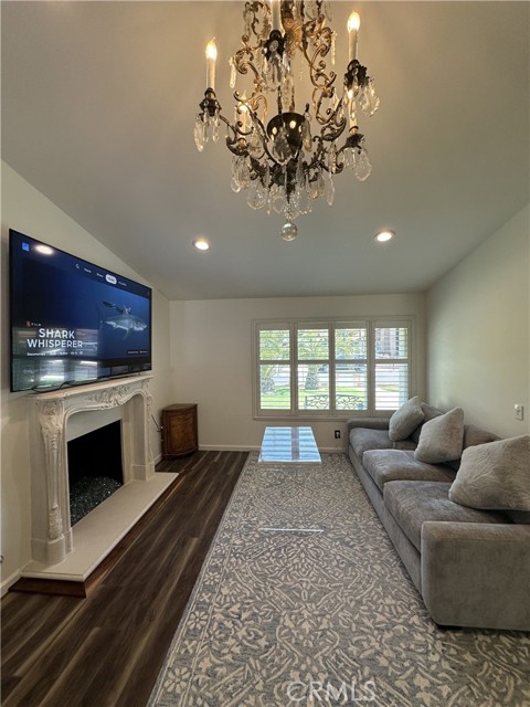 13191 Honeybee Street, Moorpark CA: https://media.crmls.org/medias/2234311f-7858-43ed-9da5-6181b90e395e.jpg