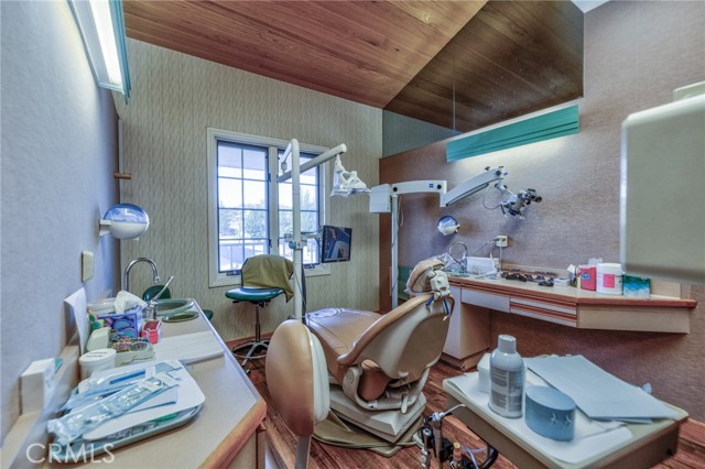 Image 32 of 52 For 16336 Whittier