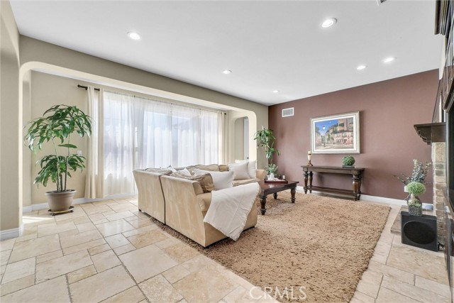 Detail Gallery Image 25 of 45 For 3328 S Crawford, Santa Ana,  CA 92704 - 5 Beds | 4/1 Baths