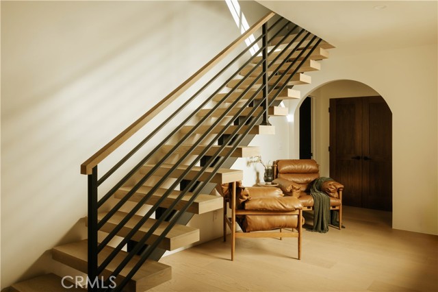 17930 Karen Drive, Encino CA: https://media.crmls.org/medias/2235511b-979a-41ae-bf72-adf396ce4b39.jpg