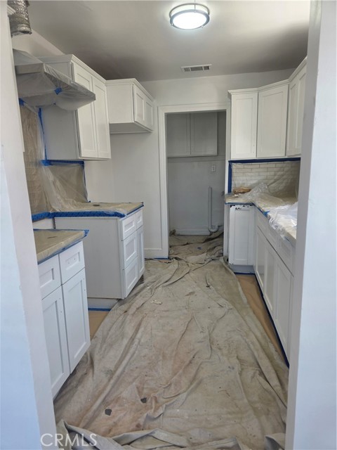 Detail Gallery Image 2 of 7 For 1228 W 89th, Los Angeles,  CA 90044 - 4 Beds | 2 Baths