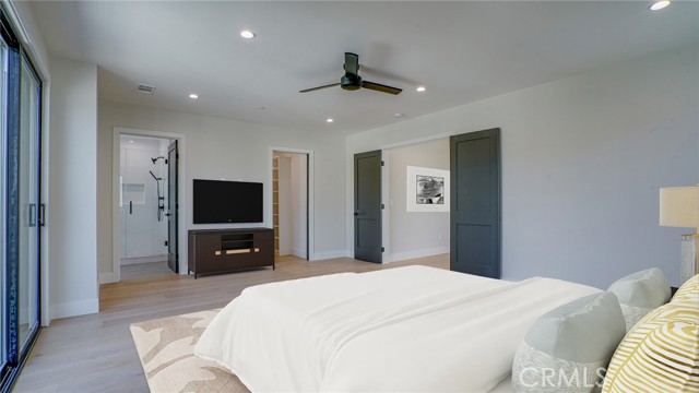 Detail Gallery Image 40 of 68 For 6250 Lindley Ave, Encino,  CA 91316 - 4 Beds | 3/1 Baths