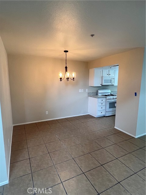 Detail Gallery Image 5 of 6 For 9880 Arrow, Rancho Cucamonga,  CA 91730 - 3 Beds | 2/1 Baths