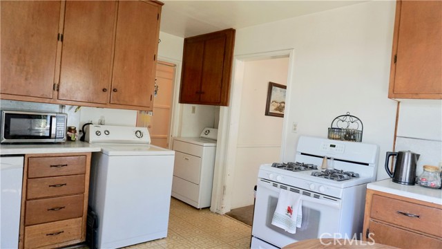 Detail Gallery Image 10 of 48 For 2213 N Valley St, Burbank,  CA 91505 - 3 Beds | 1 Baths