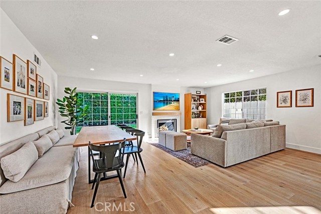 Detail Gallery Image 5 of 16 For 3210 Iowa St, Costa Mesa,  CA 92626 - 3 Beds | 2 Baths