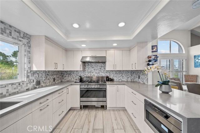 Detail Gallery Image 11 of 51 For 5156 Campo, Woodland Hills,  CA 91364 - 5 Beds | 4 Baths