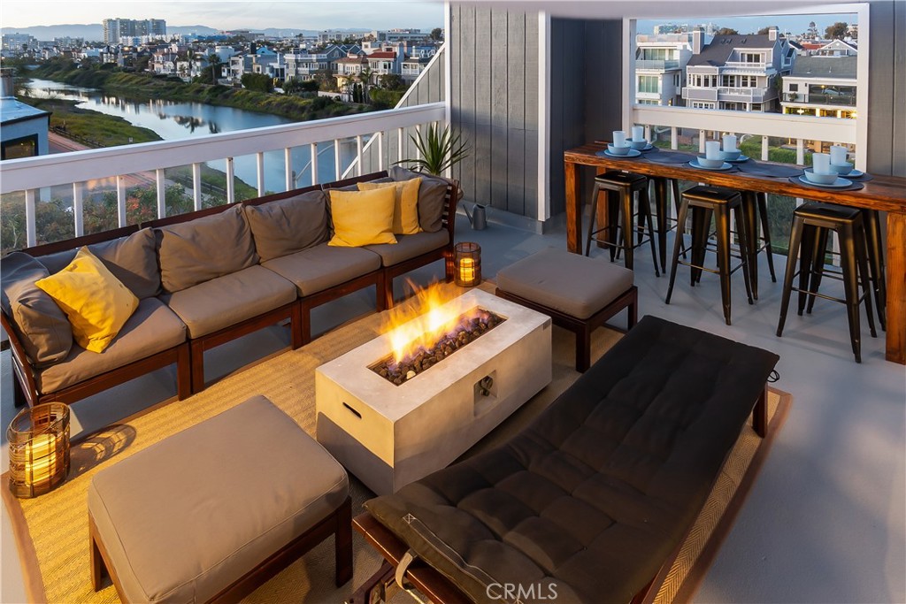 33 Reef Street #8