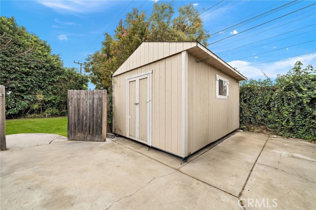 17327 Santa Lucia Street, Fountain Valley CA: https://media.crmls.org/medias/2237a794-8ca0-48f6-a465-79b3182dc350.jpg