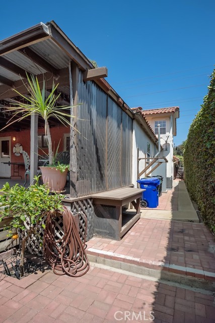 870 Rosecrans Avenue, Manhattan Beach, California 90266, 3 Bedrooms Bedrooms, ,2 BathroomsBathrooms,Residential,Sold,Rosecrans,SB21187159