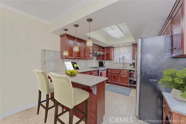 215 N Maple Avenue, Montebello CA: https://media.crmls.org/medias/223a7455-2618-4787-ad82-8882166b6a1a.jpg