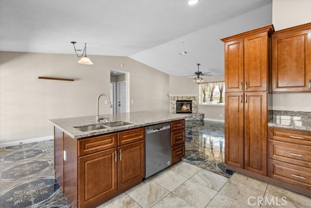 22393 Lone Eagle Road, Apple Valley CA: https://media.crmls.org/medias/223b0af1-d2e8-45ef-ab0d-8be4f658a57d.jpg