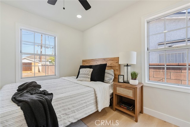 619 N Townsend Street, Santa Ana CA: https://media.crmls.org/medias/223b4513-df2a-4351-8b04-01aa2c442e4a.jpg