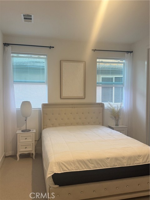 Detail Gallery Image 7 of 9 For 422 Clipper, Irvine,  CA 92618 - 5 Beds | 4/2 Baths