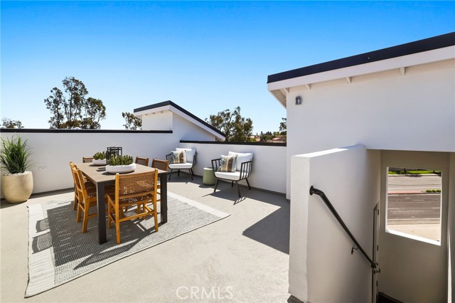 19071 Main Street, Huntington Beach CA: https://media.crmls.org/medias/223c5484-539b-43fa-8f25-9c68f3e565d1.jpg