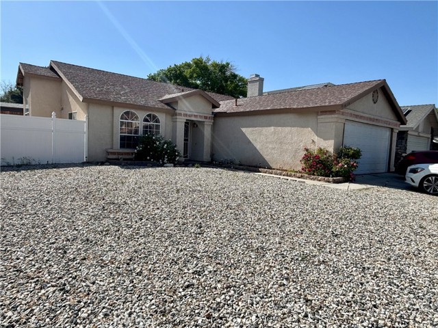 44009 17th E Street, Lancaster CA: https://media.crmls.org/medias/223c5909-c411-430d-9e12-321626c18c86.jpg