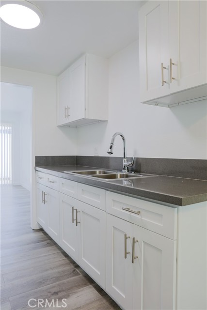 Detail Gallery Image 9 of 33 For 2709 S Baker St, Santa Ana,  CA 92707 - 2 Beds | 1/1 Baths