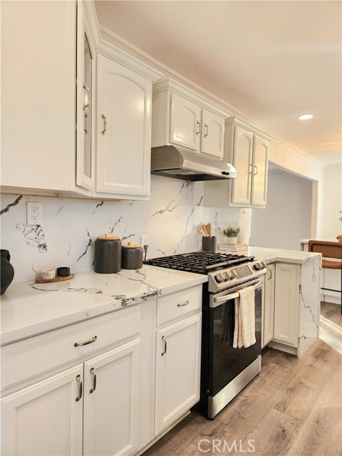 Detail Gallery Image 8 of 35 For 1626 E 15th St, Santa Ana,  CA 92701 - 4 Beds | 2 Baths