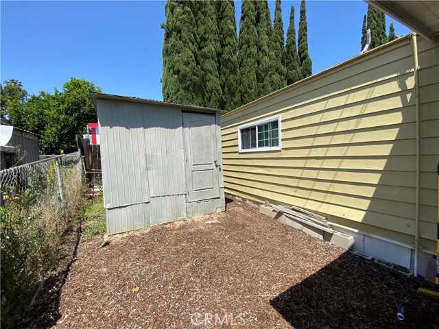 995 Pomona Rd, Corona CA: https://media.crmls.org/medias/223efea2-b9f4-443a-bc67-9615920056bc.jpg
