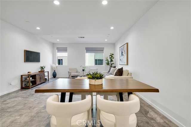 Detail Gallery Image 7 of 42 For 1512 W Artesia Square #F,  Gardena,  CA 90248 - 3 Beds | 3/1 Baths