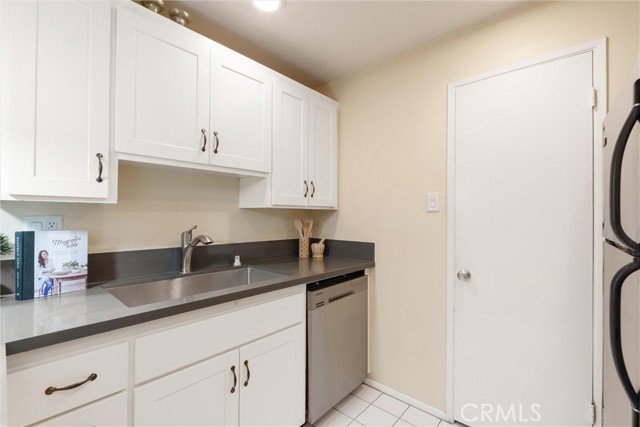 Detail Gallery Image 11 of 39 For 7890 E Spring St 13i,  Long Beach,  CA 90815 - 1 Beds | 1 Baths
