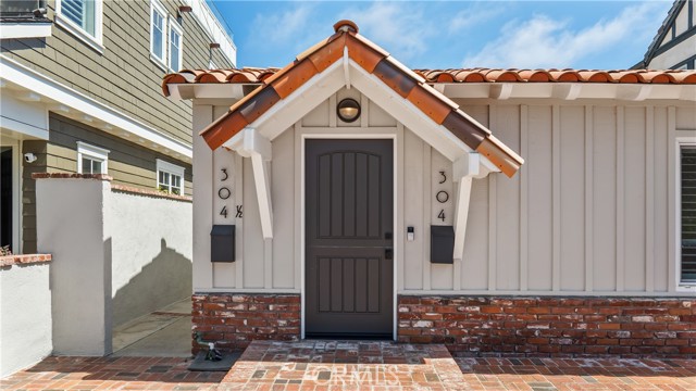 Detail Gallery Image 4 of 33 For 304 Larkspur Ave, Corona Del Mar,  CA 92625 - 3 Beds | 2/1 Baths