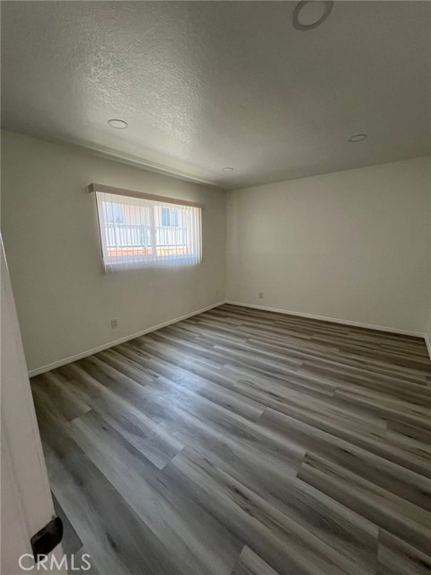 7039 Remmet Avenue, Canoga Park CA: https://media.crmls.org/medias/22410222-7530-4cd1-bbd8-32eee152199f.jpg
