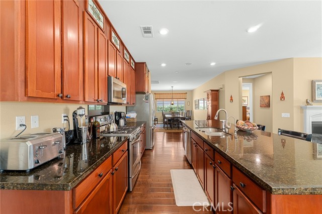 4011 Blackberry Drive, San Bernardino CA: https://media.crmls.org/medias/2241ae06-e2ee-4da9-8db0-a6961aaec2f8.jpg